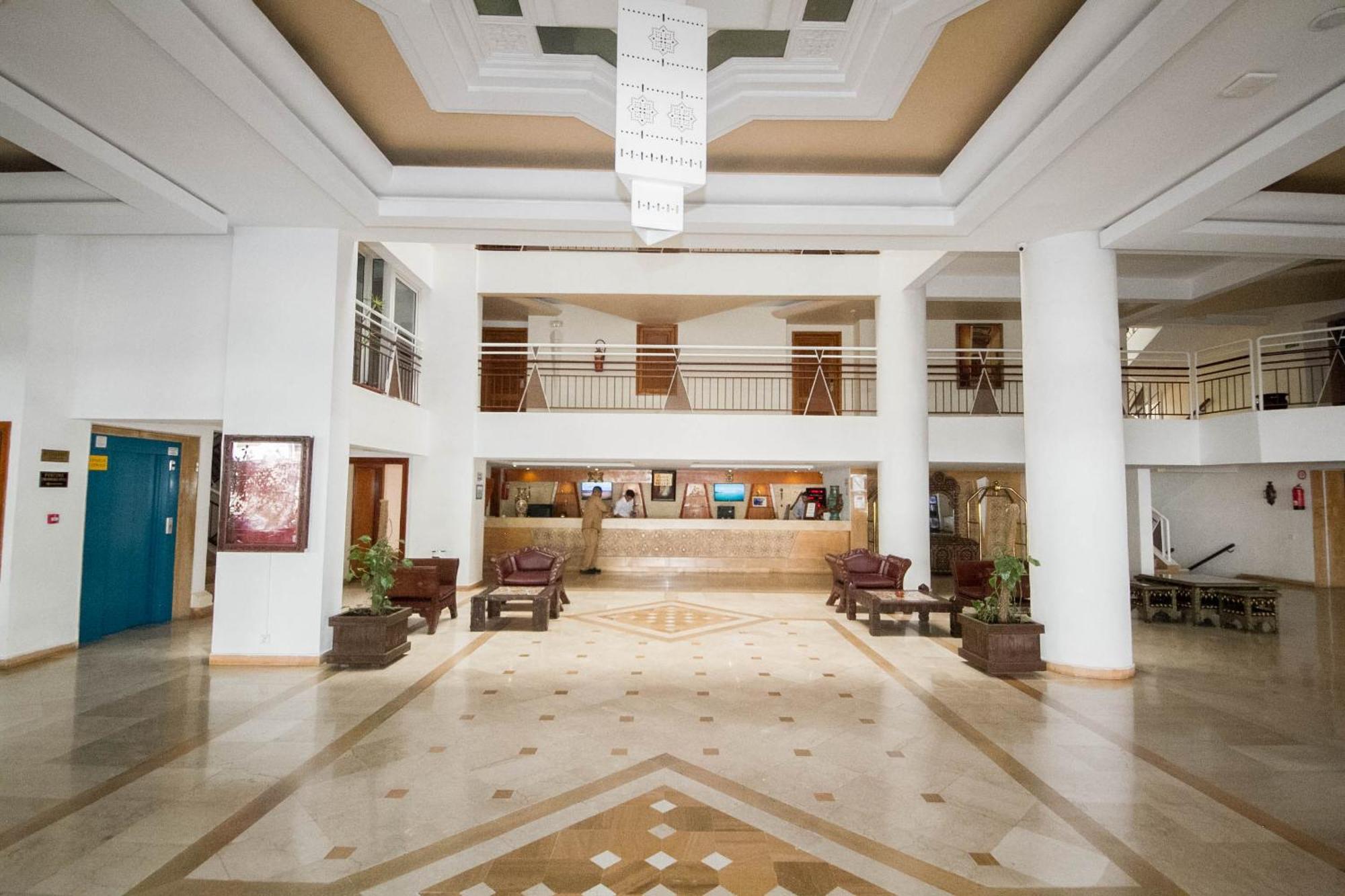 Appart'Hotel Intouriste Agadir Bagian luar foto