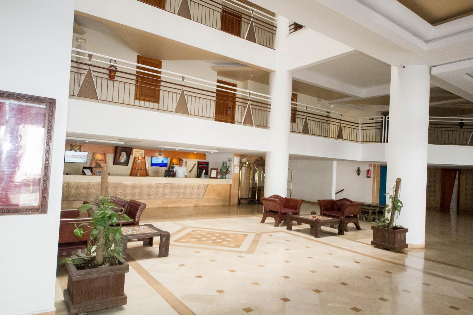Appart'Hotel Intouriste Agadir Bagian luar foto