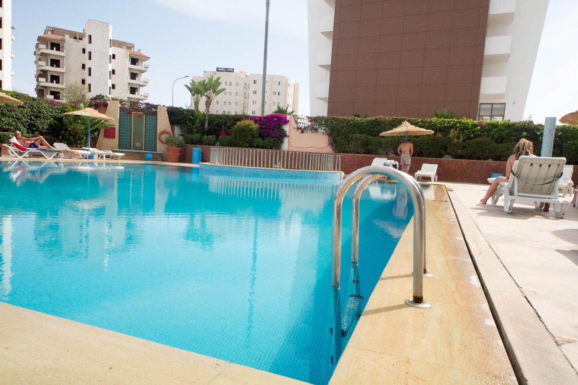 Appart'Hotel Intouriste Agadir Bagian luar foto