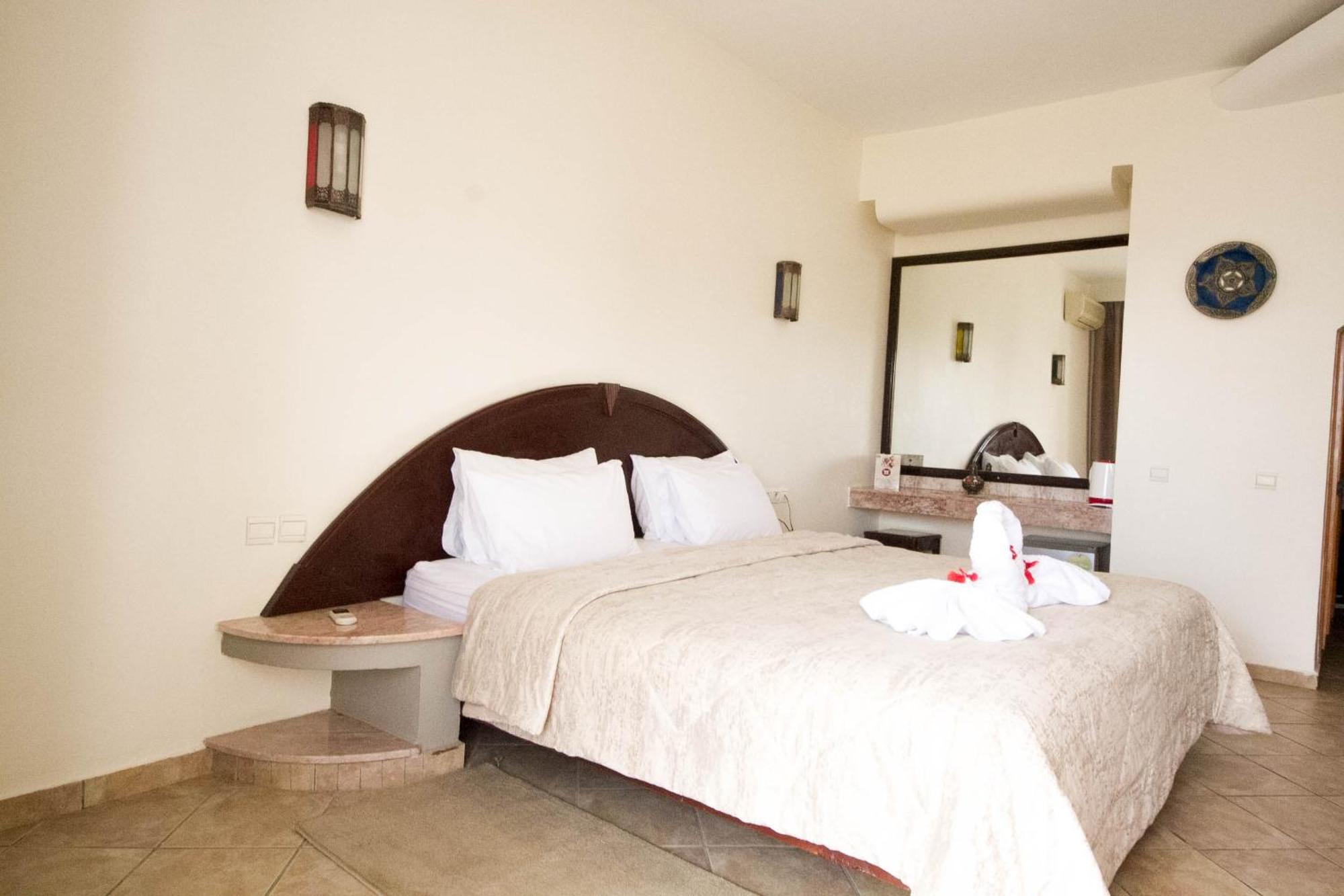 Appart'Hotel Intouriste Agadir Bagian luar foto