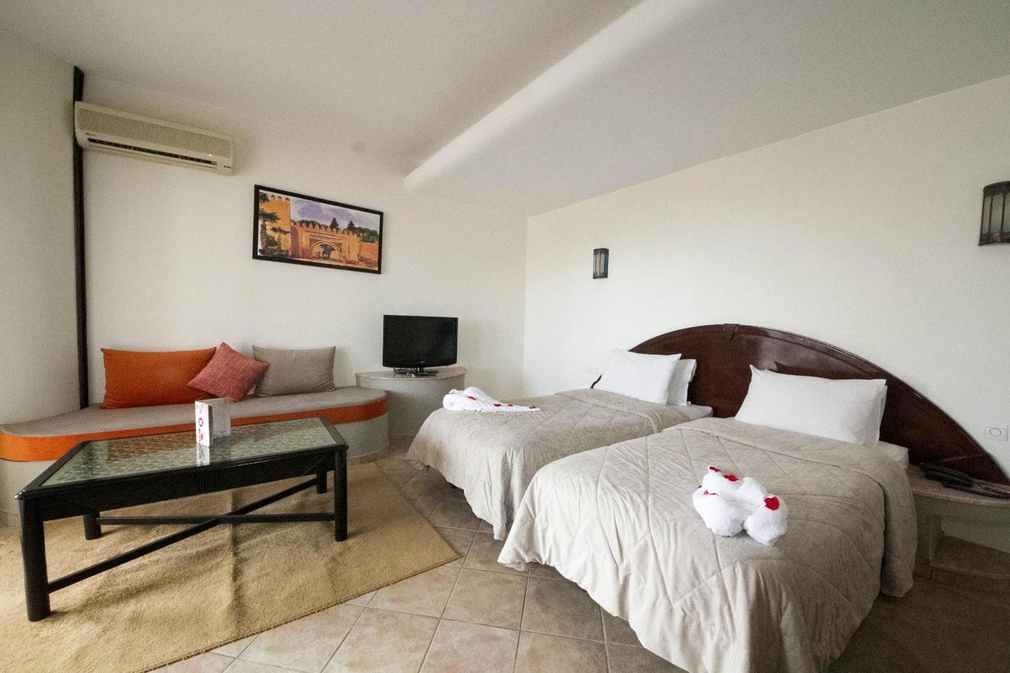 Appart'Hotel Intouriste Agadir Bagian luar foto